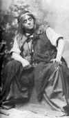 Fanny Janauschek-as Meg Merrilies (1886)-photo-B&W-Resized.jpg (65466 bytes)