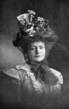 Helena Modjeska in elaborate hat 1871-Photo-B&W-Resized.jpg (70406 bytes)
